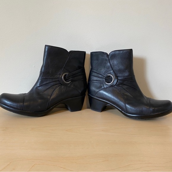 Clarks Rosabelle Black Leather Boots size 6.5 - Picture 5 of 10